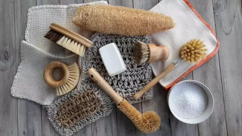 Complete Guide to the Best Natural and Zero-Waste Cleaning Accessories for Home